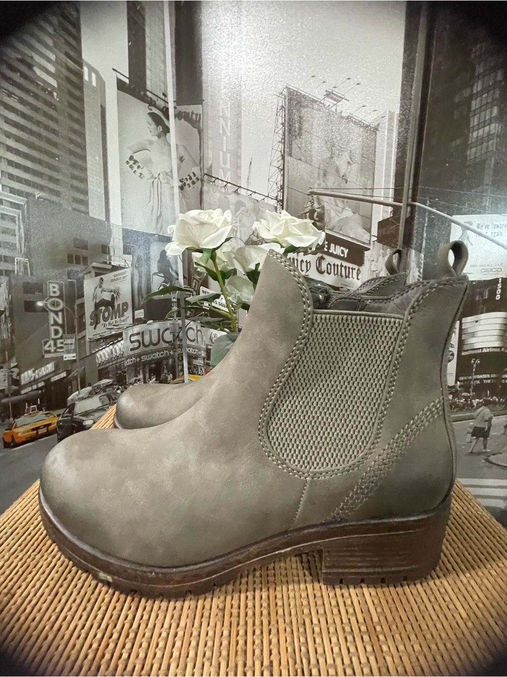 Crown Vintage Ankle Boots Blondey Chelsea Womens SZ 7.5 Khaki Green, NEW